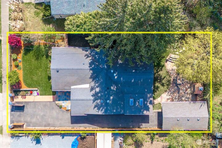 Property Photo:  8425 9th Avenue SW  WA 98106 