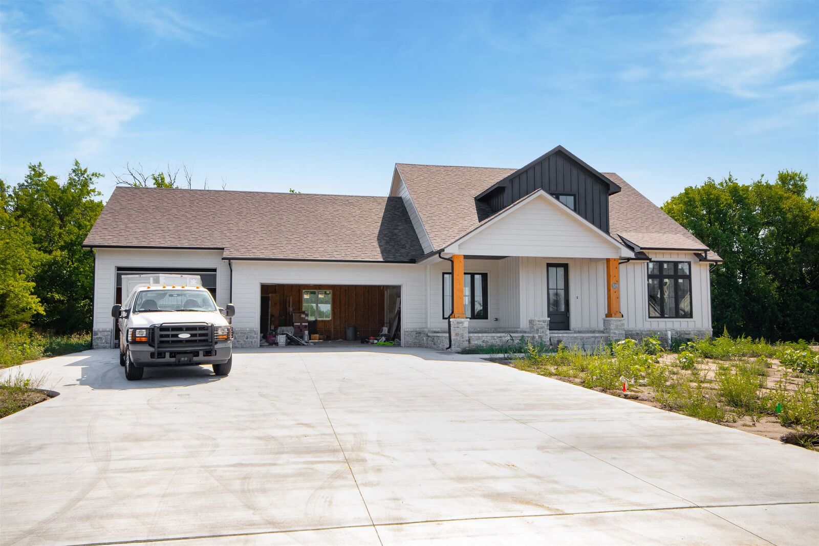 Property Photo:  329 N Sarah Ct  KS 67037 