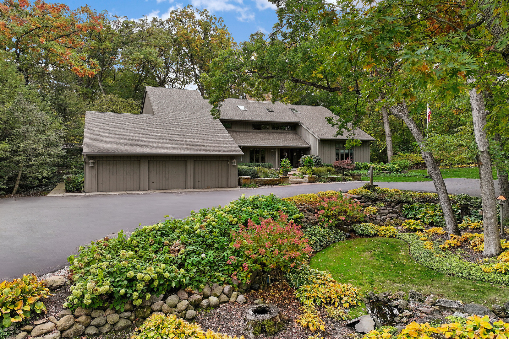 Property Photo: 3515 Oak Ridge Road IL 60012