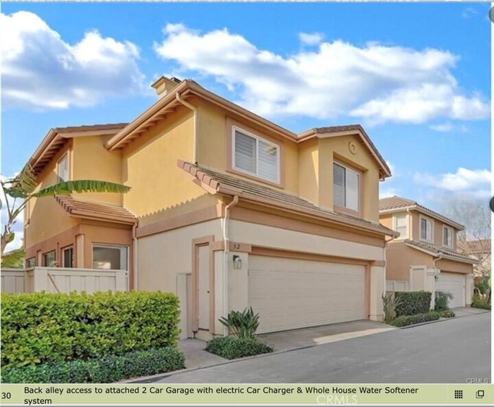 Property Photo: 32 Avanzare CA 92606