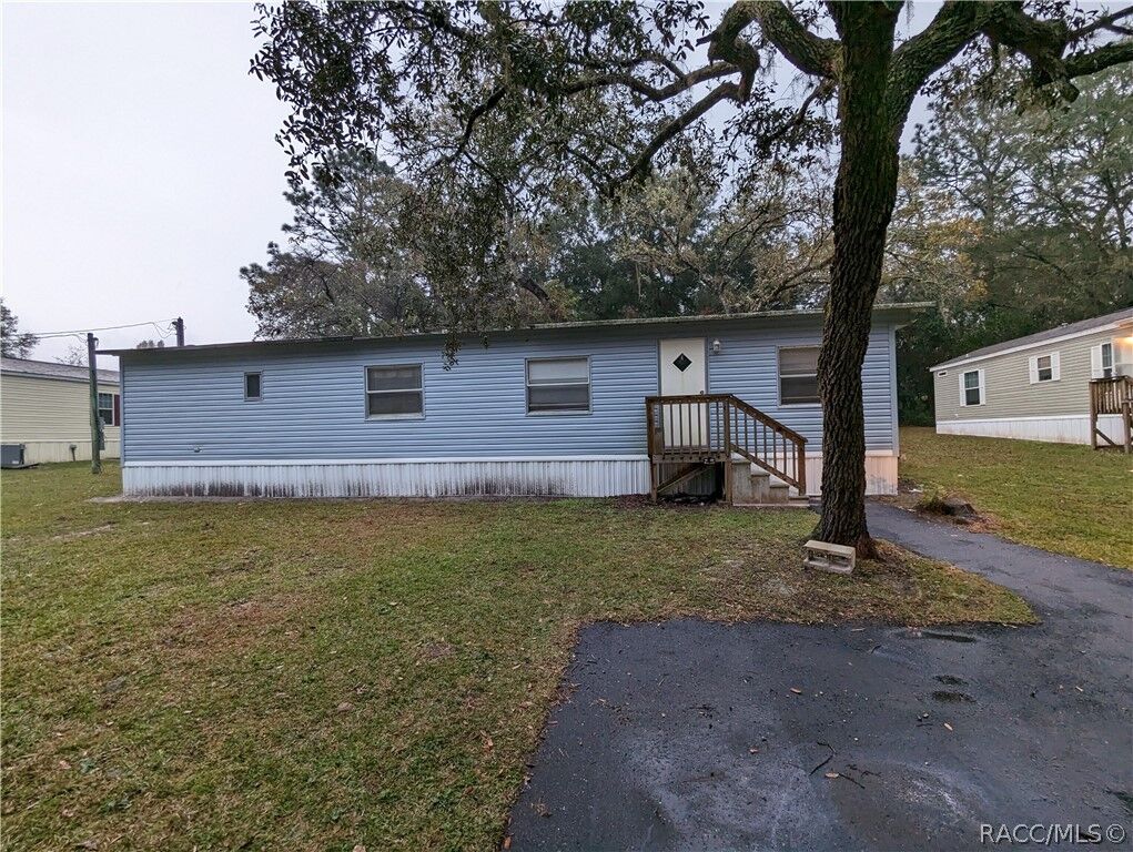 Property Photo: 7090 N Palmer Way FL 34442