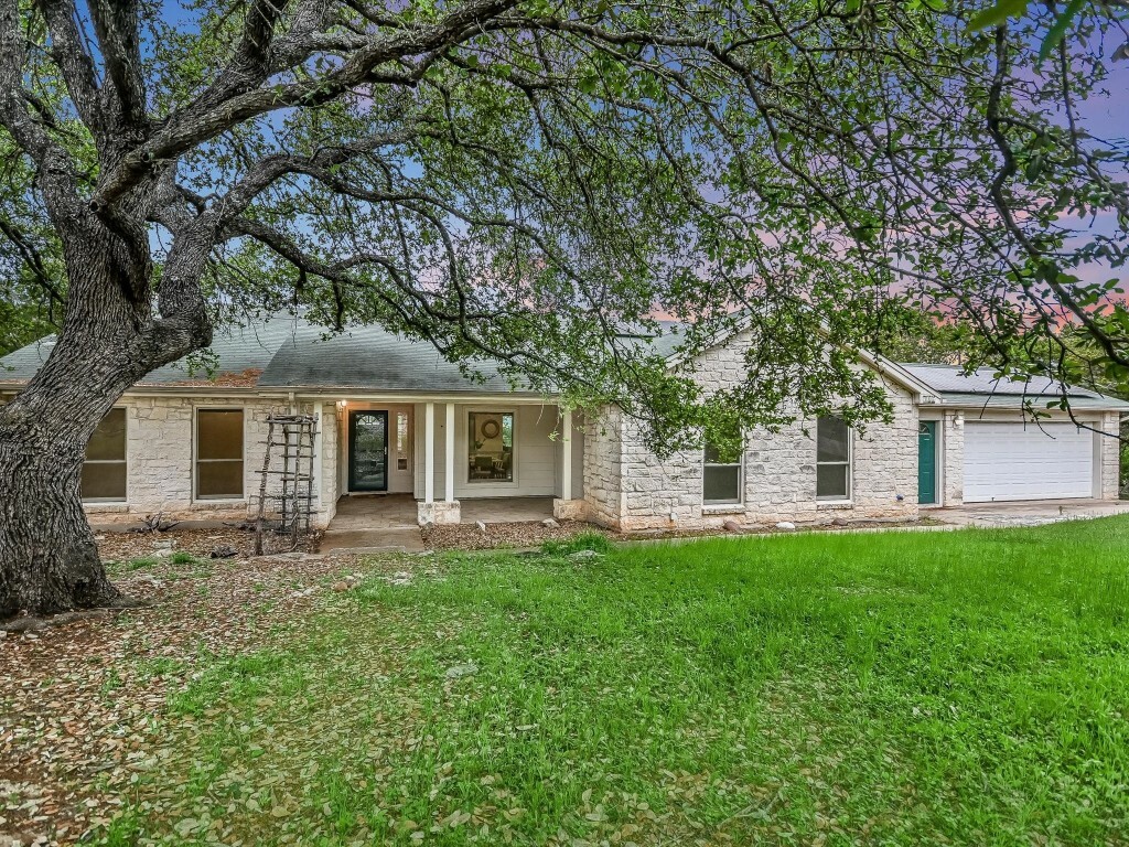 Property Photo:  306 Ronay Drive S  TX 78669 