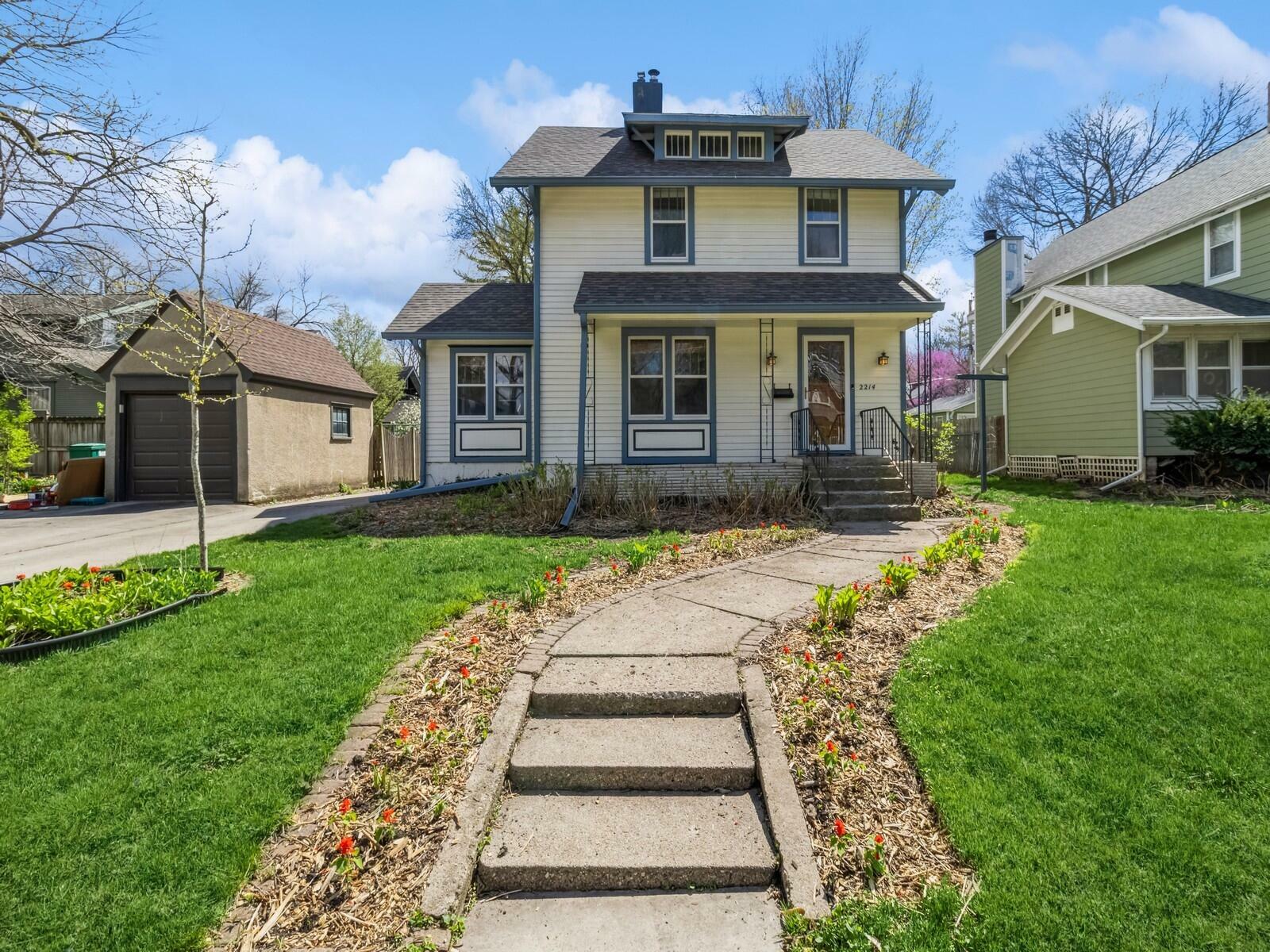 Property Photo:  2214 Donald Street  IA 50014 