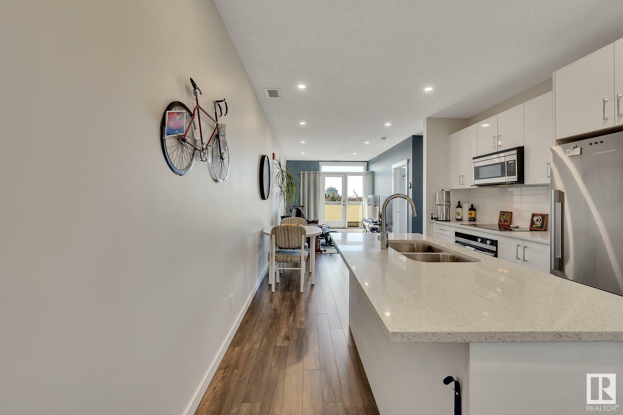 Photo de la propriété:  11503 76 Avenue NW 408  AB T6G 0K6 