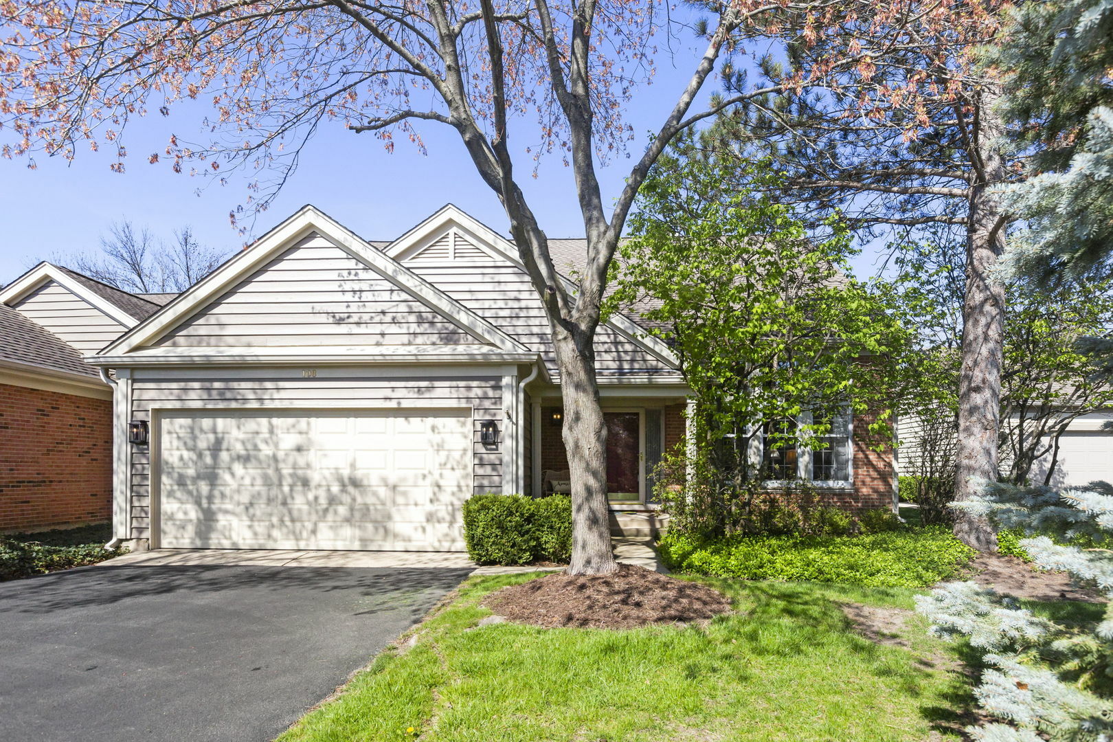 Property Photo:  108 N Kilchurn Lane  IL 60067 