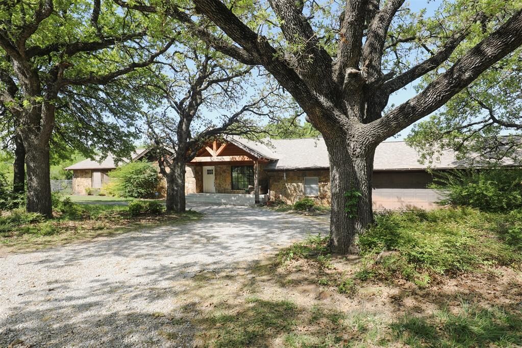 Property Photo:  9105 N Hassett Road  OK 73131 