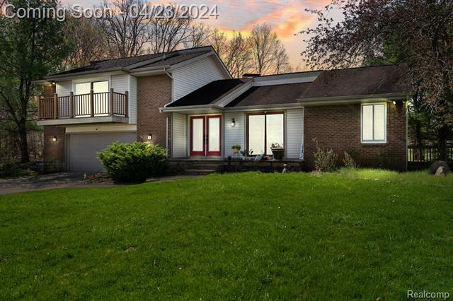 Property Photo:  7585 Ledgewood Drive  MI 48430 