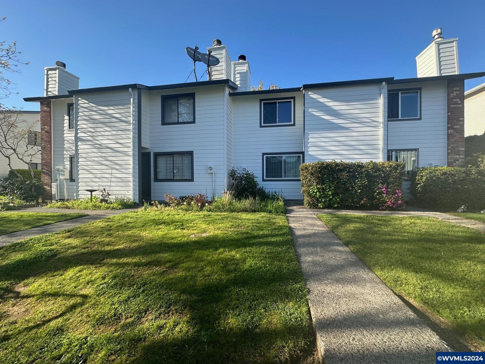 Property Photo:  11995 SE Holgate Bl  OR 97266 