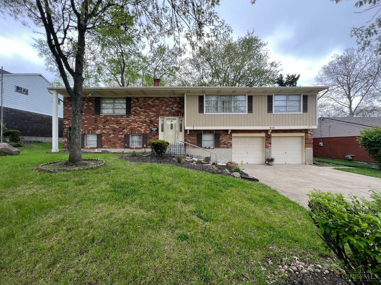 Property Photo:  816 Yorkhaven Road  OH 45240 