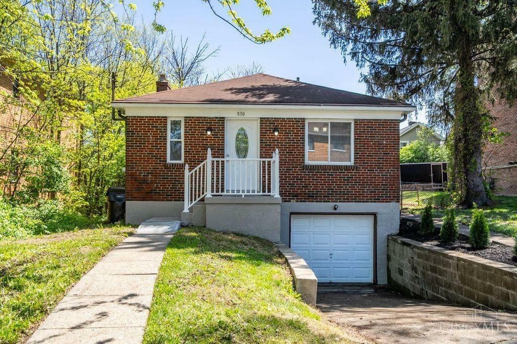 Property Photo: 830 Overlook Avenue OH 45238