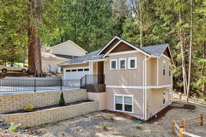 Property Photo:  213 Harbor View Drive  WA 98229