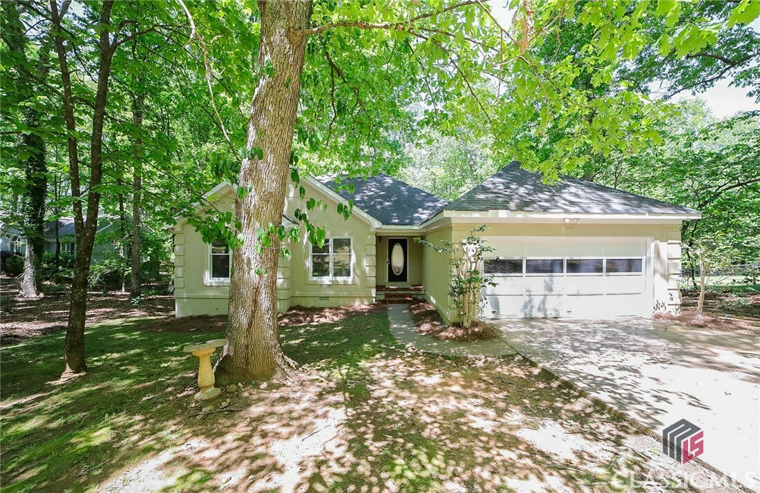 Property Photo:  220 Austin Drive  GA 30606 