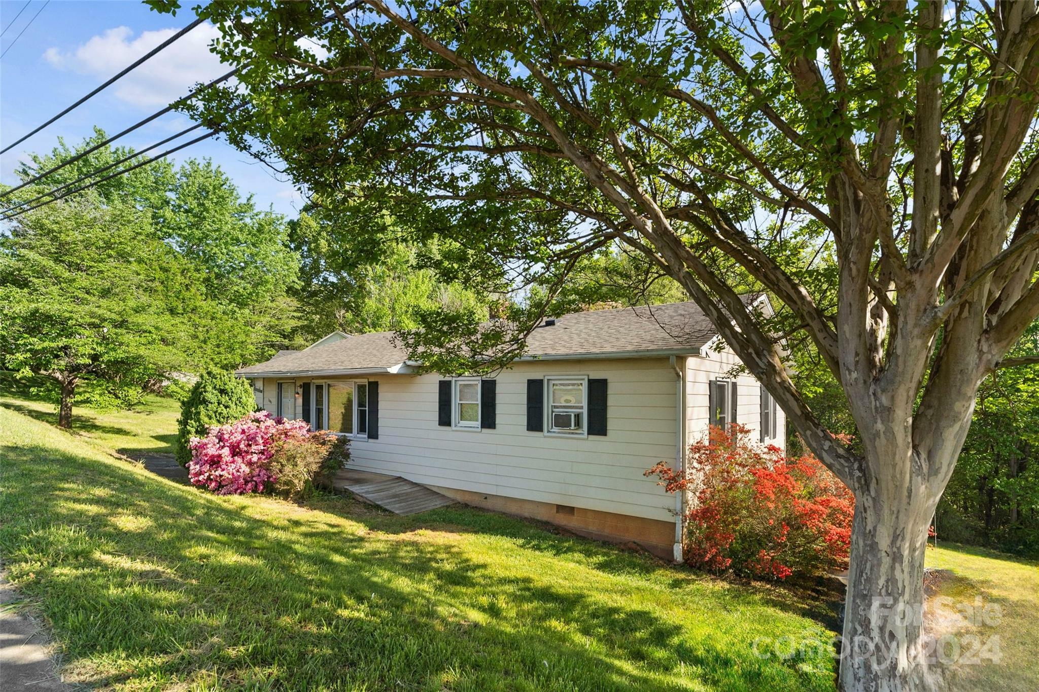 Property Photo:  2001 S Sterling Street  NC 28655 