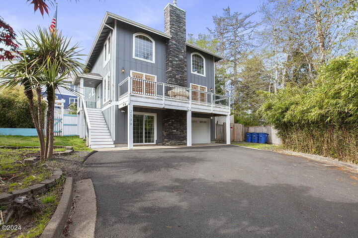 Property Photo:  2509 NE 27th Drive  OR 97367