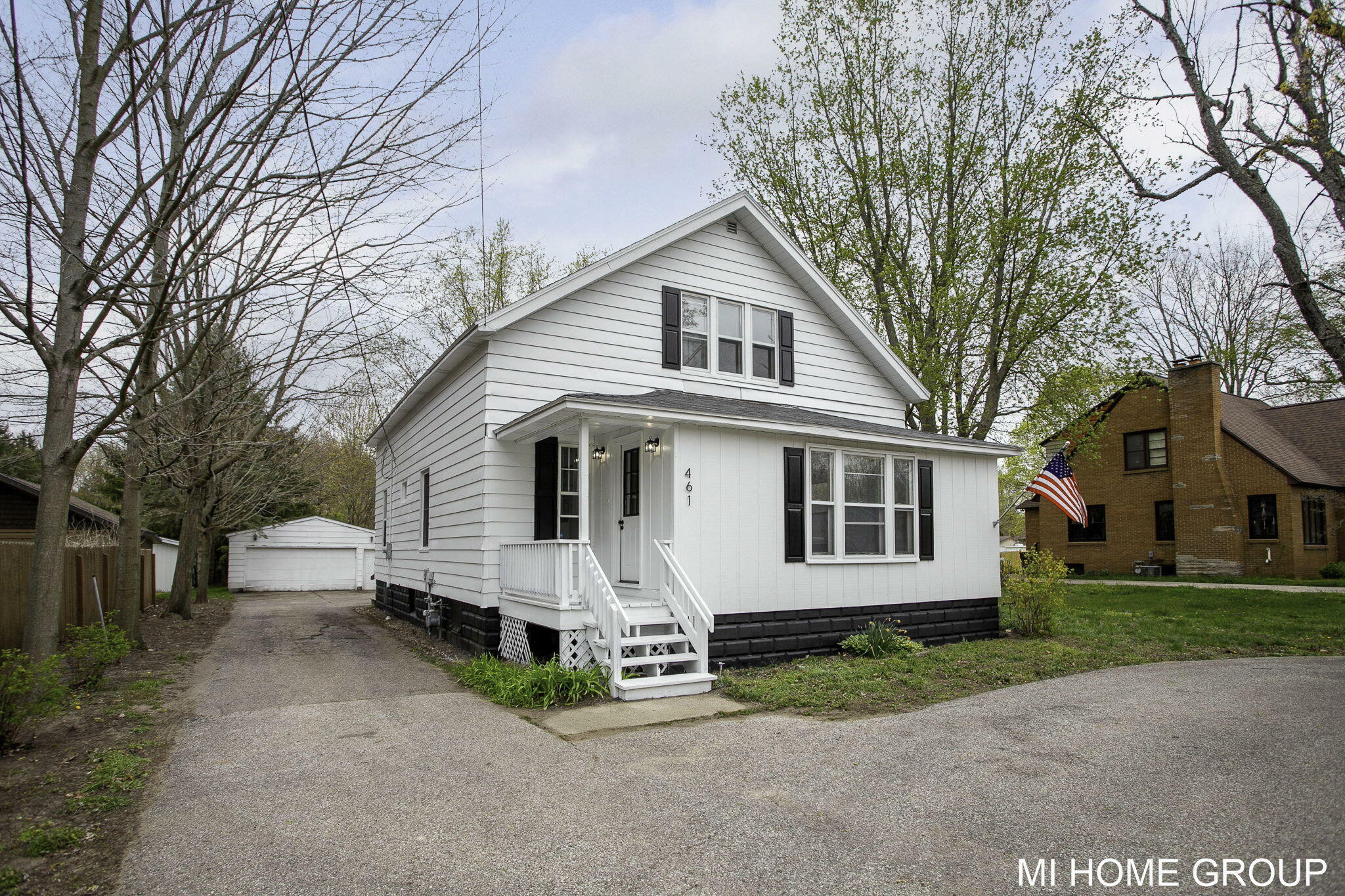 Property Photo:  461 W Lakewood Boulevard  MI 49424 