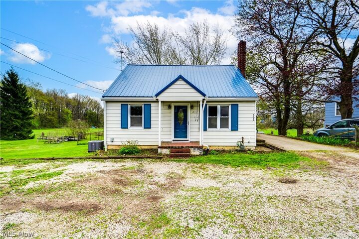 3136 Mount Pleasant NW  North Canton OH 44720 photo