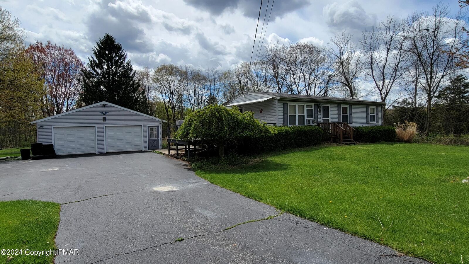 Property Photo: 21 Ramblewood Drive PA 18013