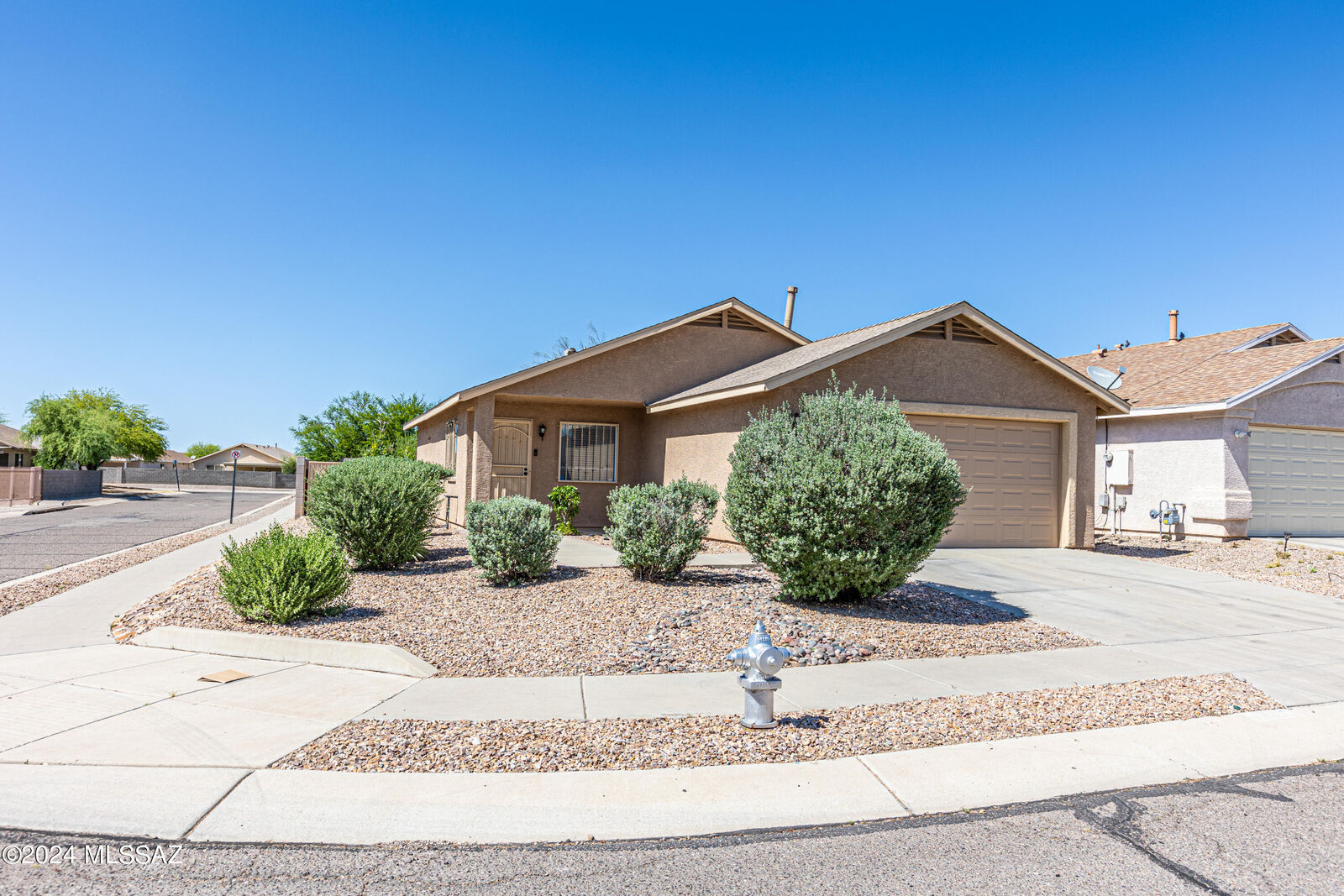 Property Photo: 1677 E St Apollonia Street AZ 85713