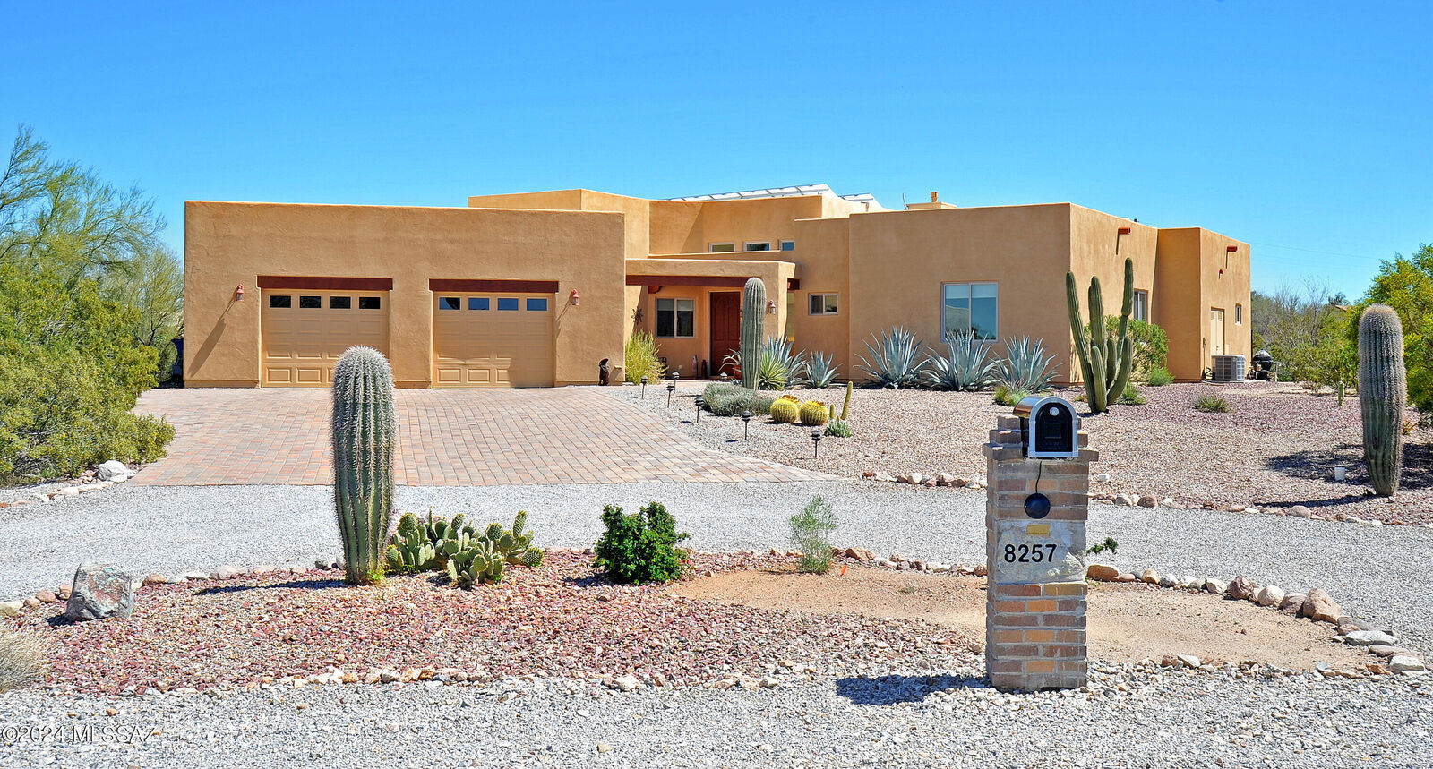 Property Photo:  8257 N Sunset Ranch Loop  AZ 85743 