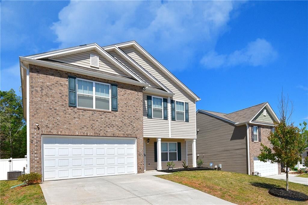 Property Photo:  502 Baythorne Way  SC 29669 