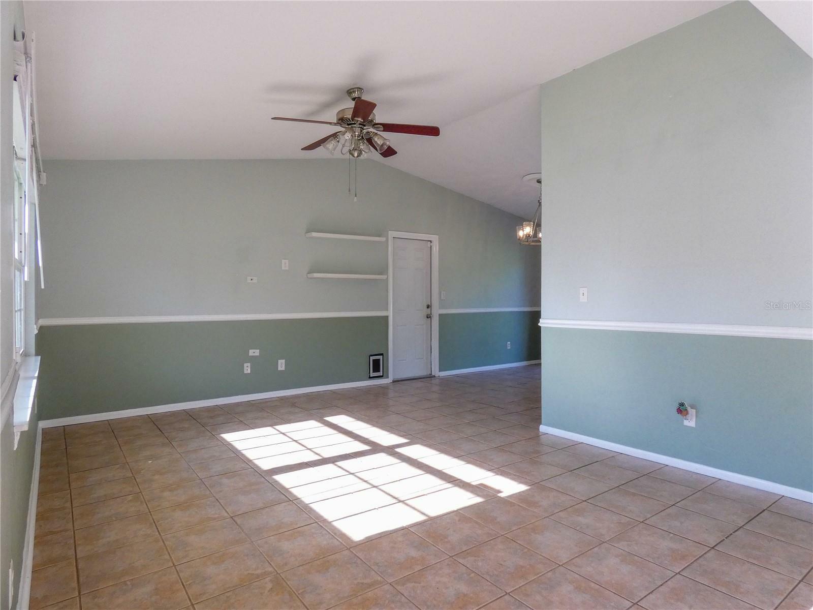 Property Photo: 6406 NW 27th Street FL 32653