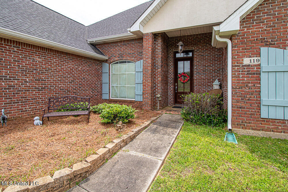 Property Photo:  119 Hawthorne Drive  MS 39560 