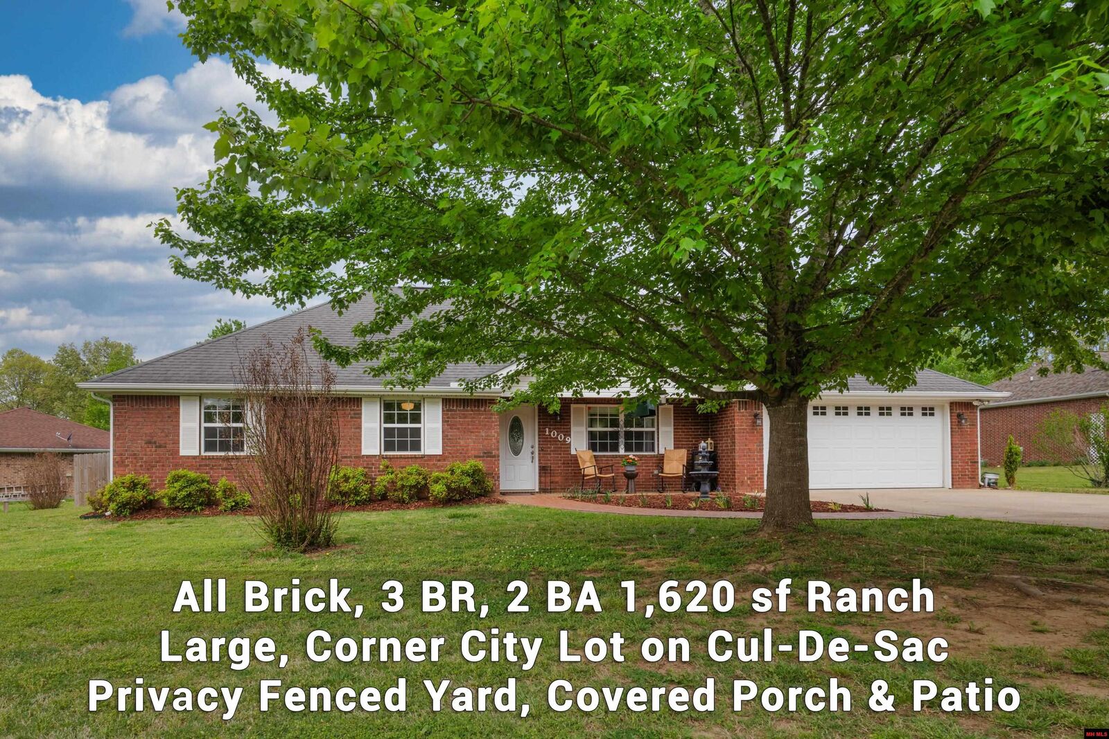 Property Photo:  1009 Delwood Circle  AR 72653 
