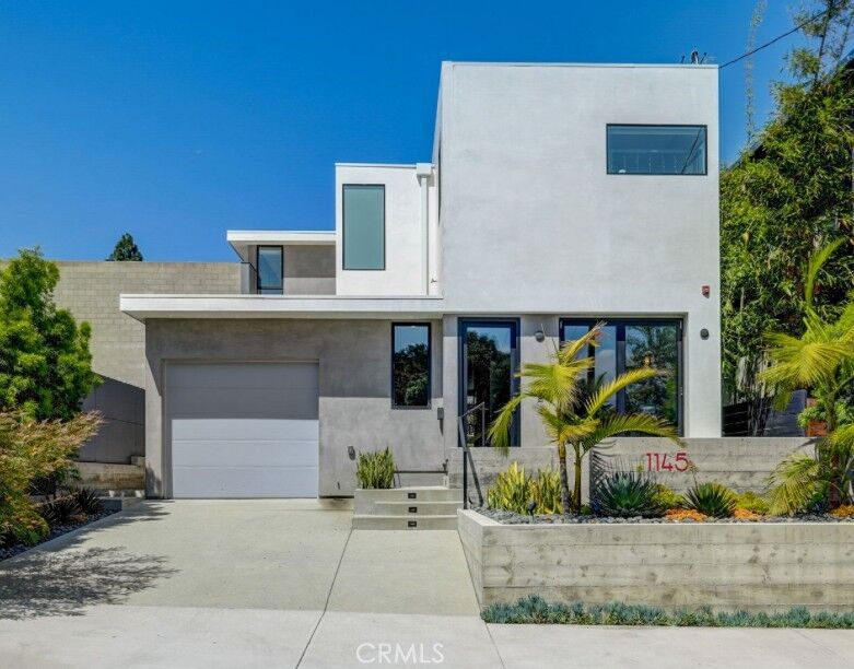 Property Photo: 1145 Pine Avenue CA 90266