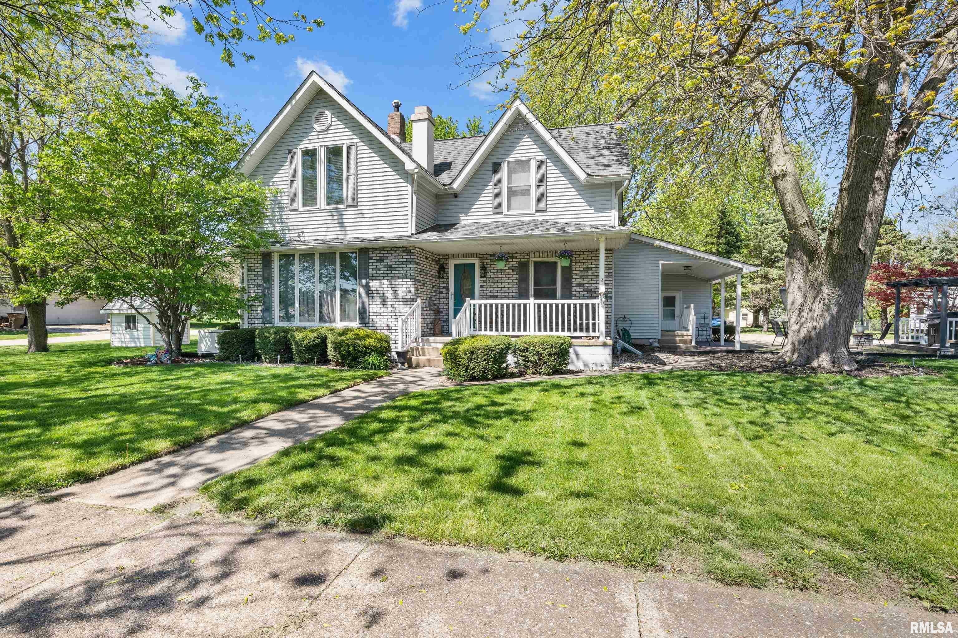 Property Photo:  204 NE 7th Street  IL 61434 