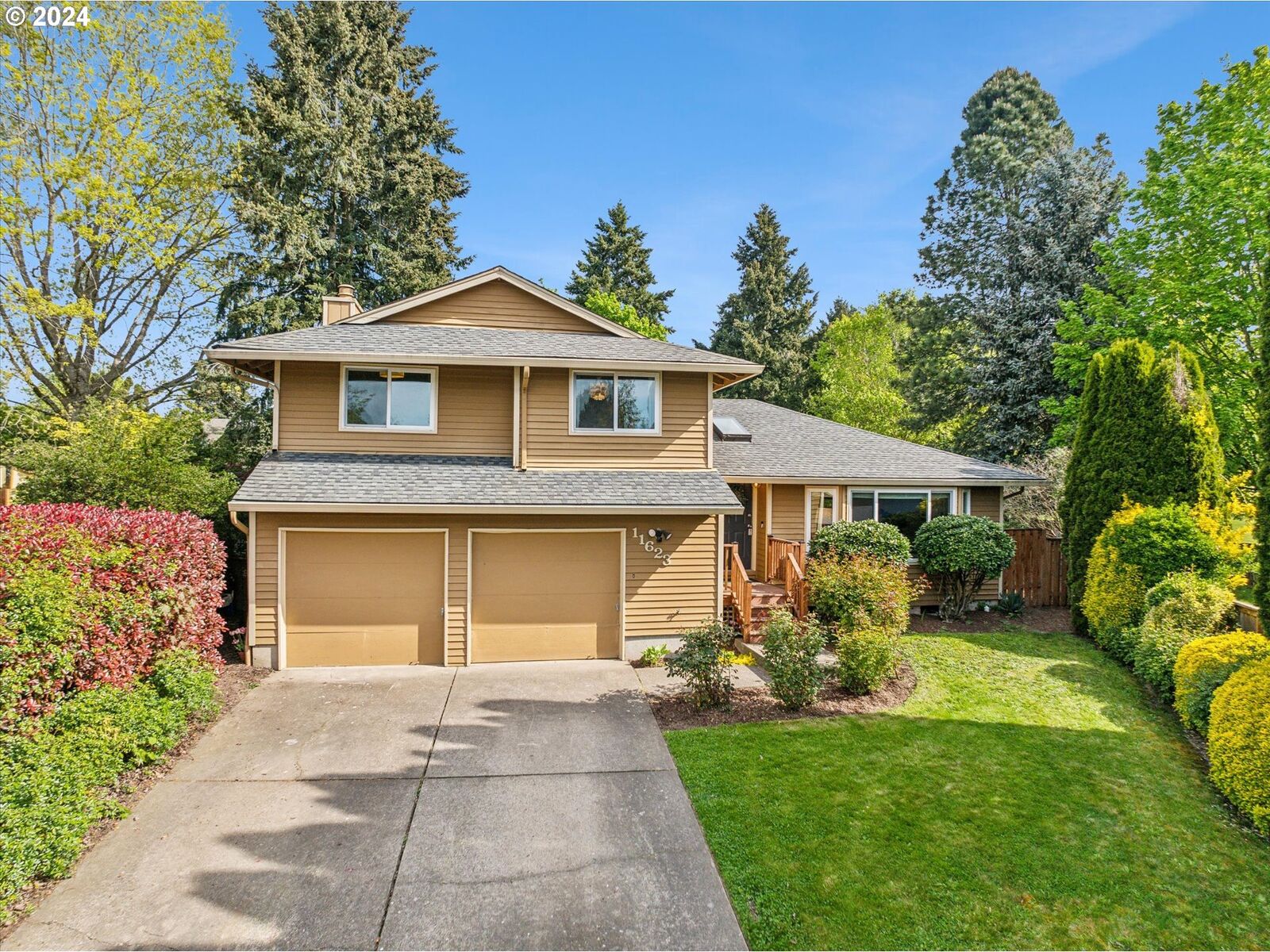 Property Photo:  11623 SW Preakness  OR 97070 