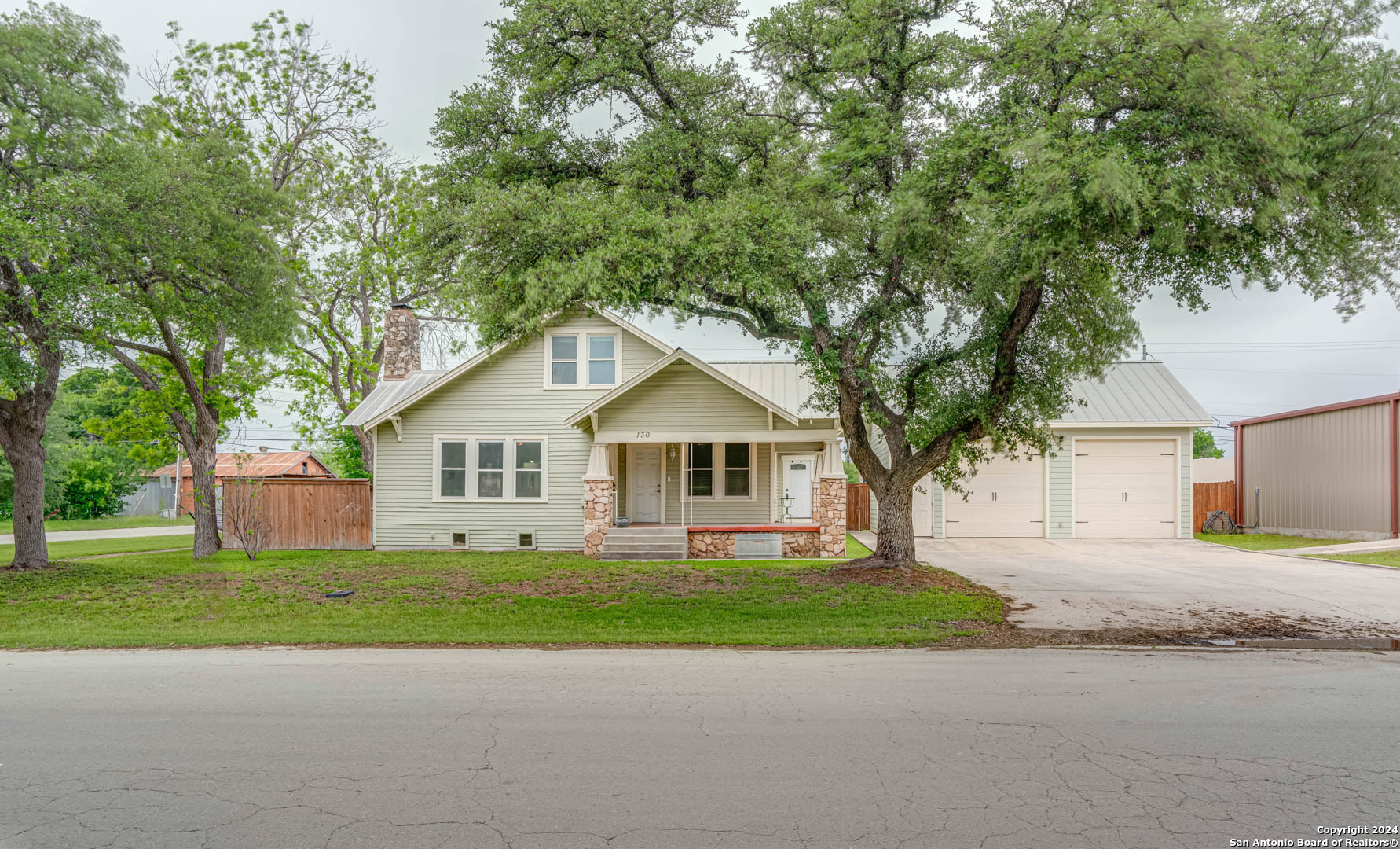 Property Photo:  130 W Schulz St  TX 78124 