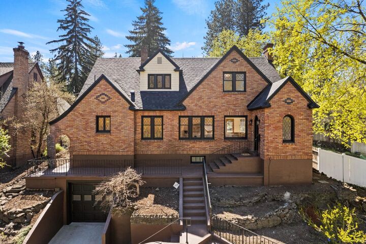 4 bed Spokane home for sale 2216 S Rockwood Blvd, Spokane, WA 99203