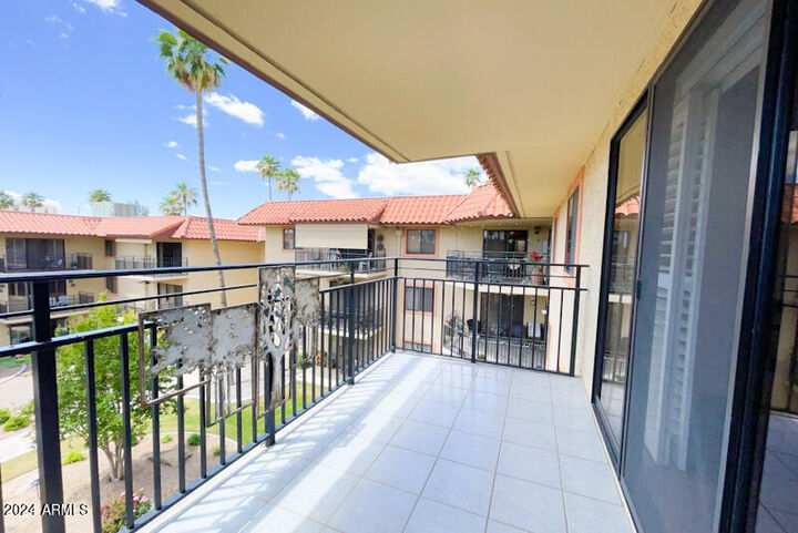 Property Photo:  10330 W Thunderbird Boulevard B304  AZ 85351 