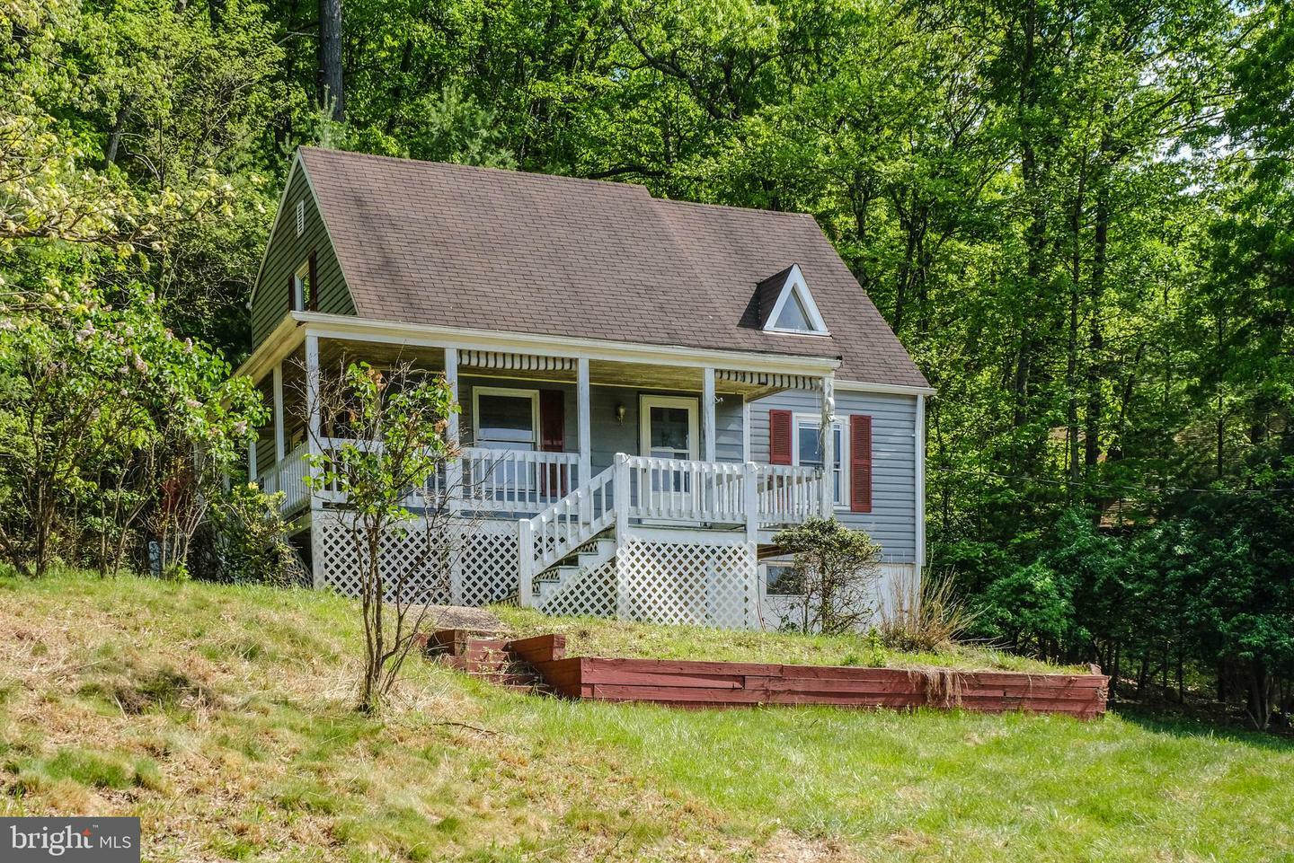 Property Photo:  1416 Old Oak Lane  VA 22630 