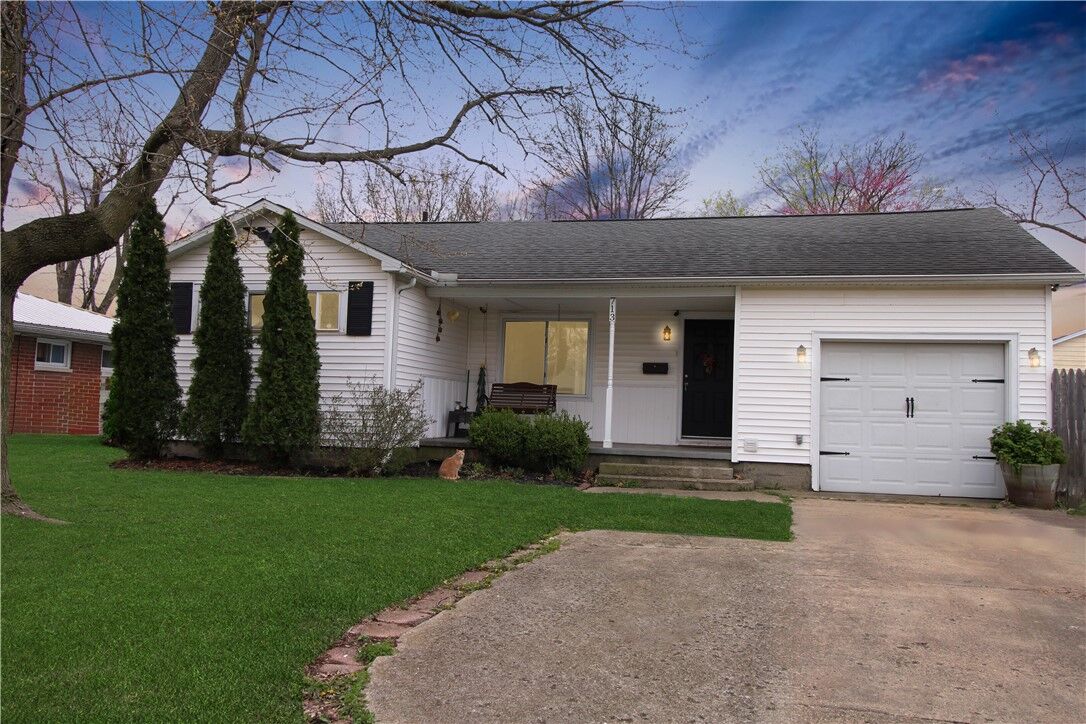 Property Photo:  713 Dakota Avenue  IL 61938 