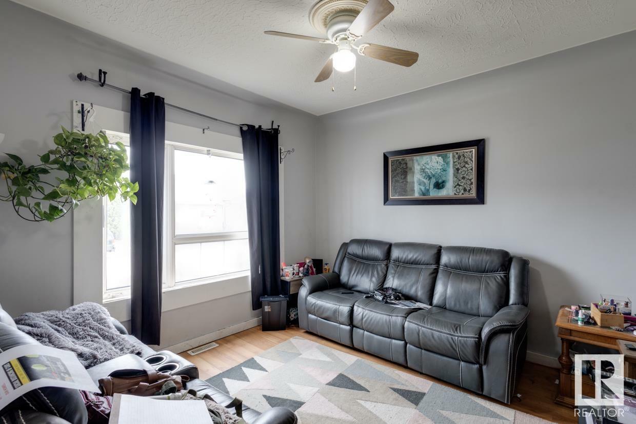 Property Photo:  11133 96 Street NW  AB T5G 1S8 