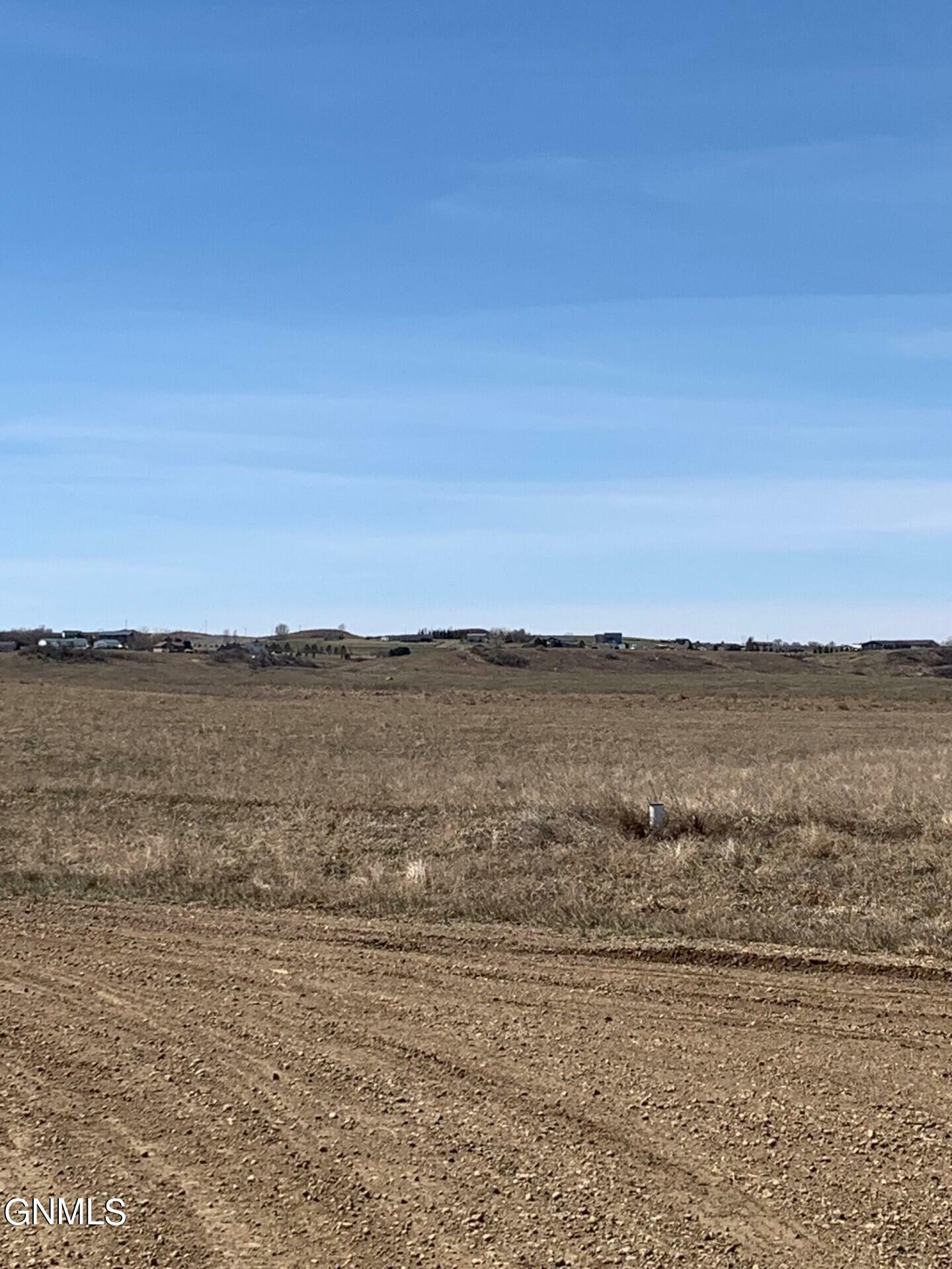 003 Labrador Drive  Mandan ND 58554 photo