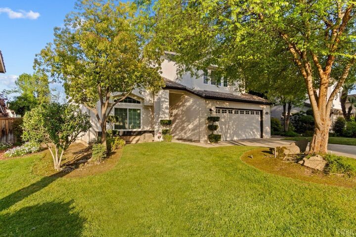 Property Photo:  992 E Buckhill Road  CA 93720 