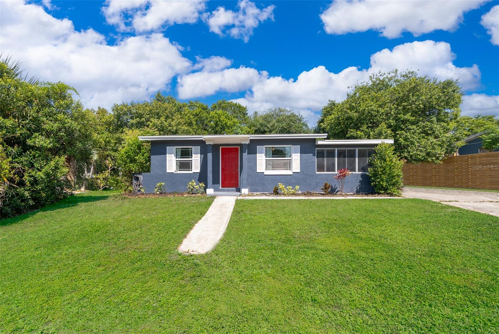 Property Photo: 2424 Austin Avenue FL 32738