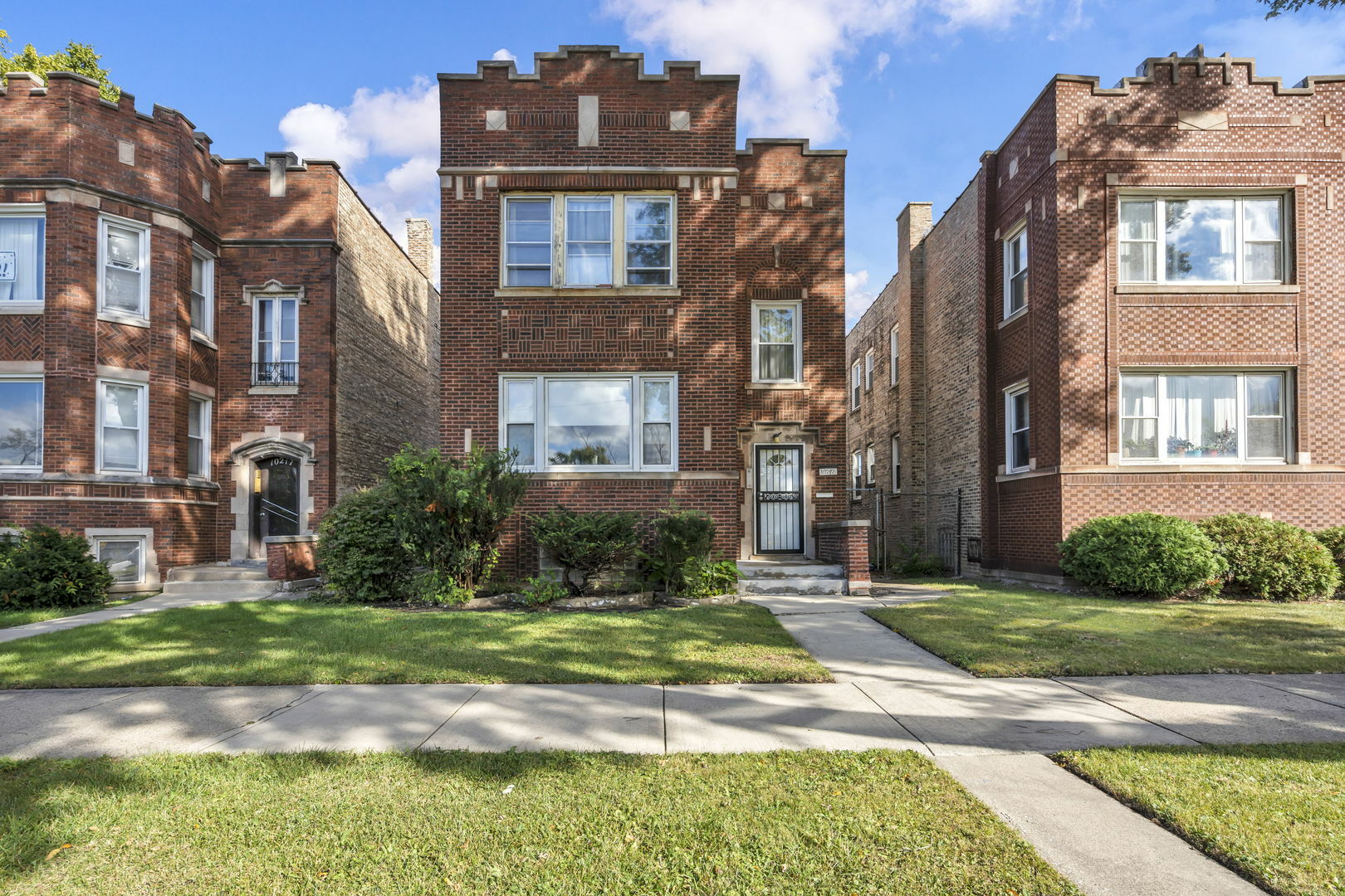 Property Photo:  10219 S Racine Avenue  IL 60643 