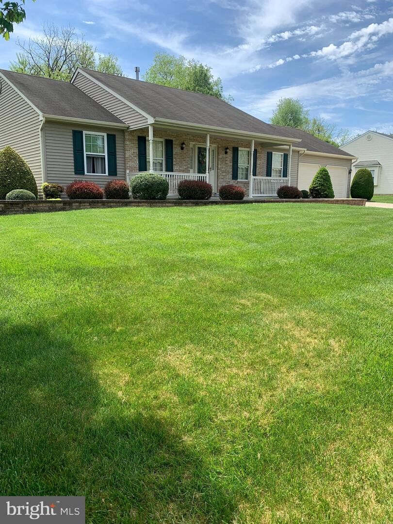 Property Photo:  101 Brookhollow Court  NJ 08056 