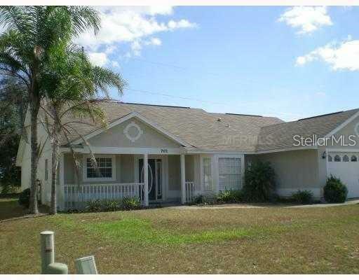 Property Photo:  702 Grovepark Drive  FL 33837 