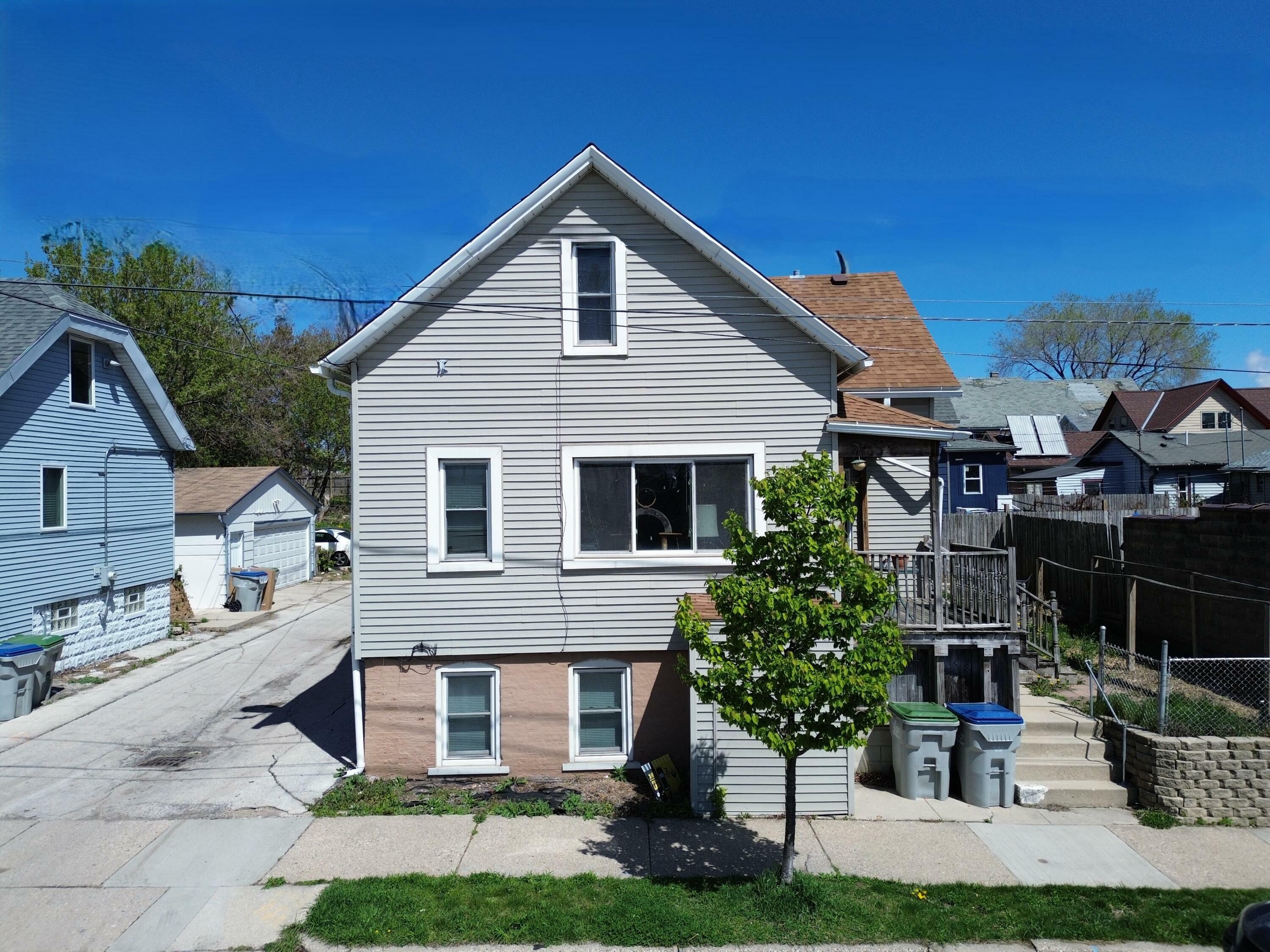 Property Photo:  116 W Maple St 116A  WI 53204 