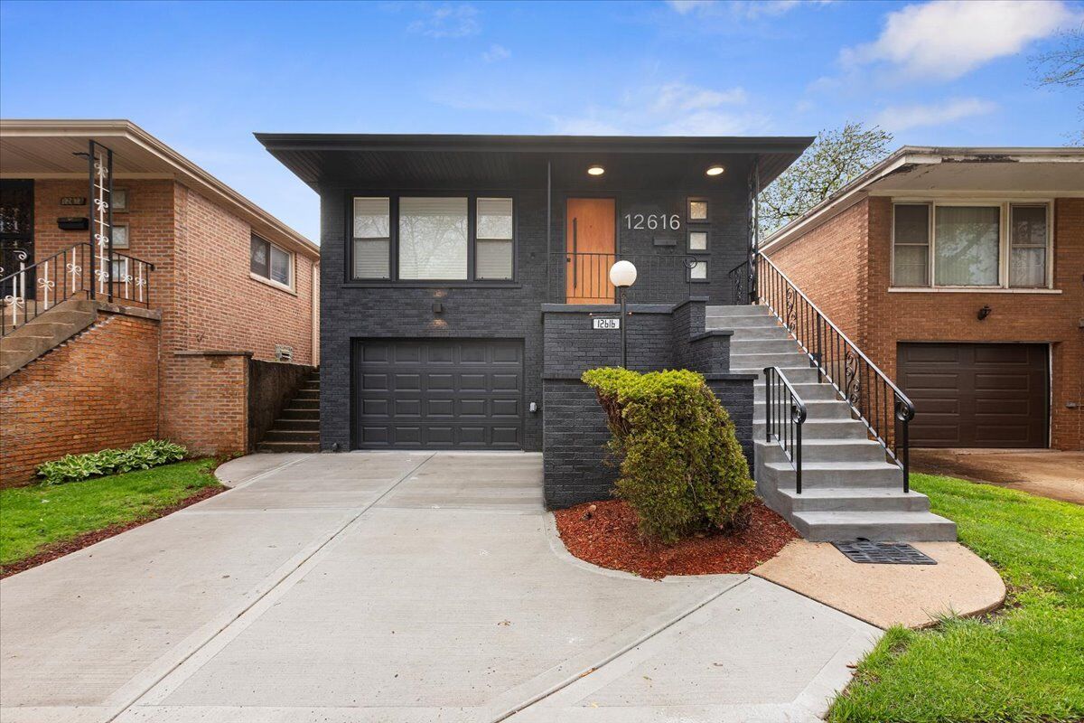 Property Photo: 12616 S Edbrooke Avenue IL 60628