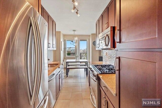 6600 Boulevard East 9F  West New York NJ 07093 photo