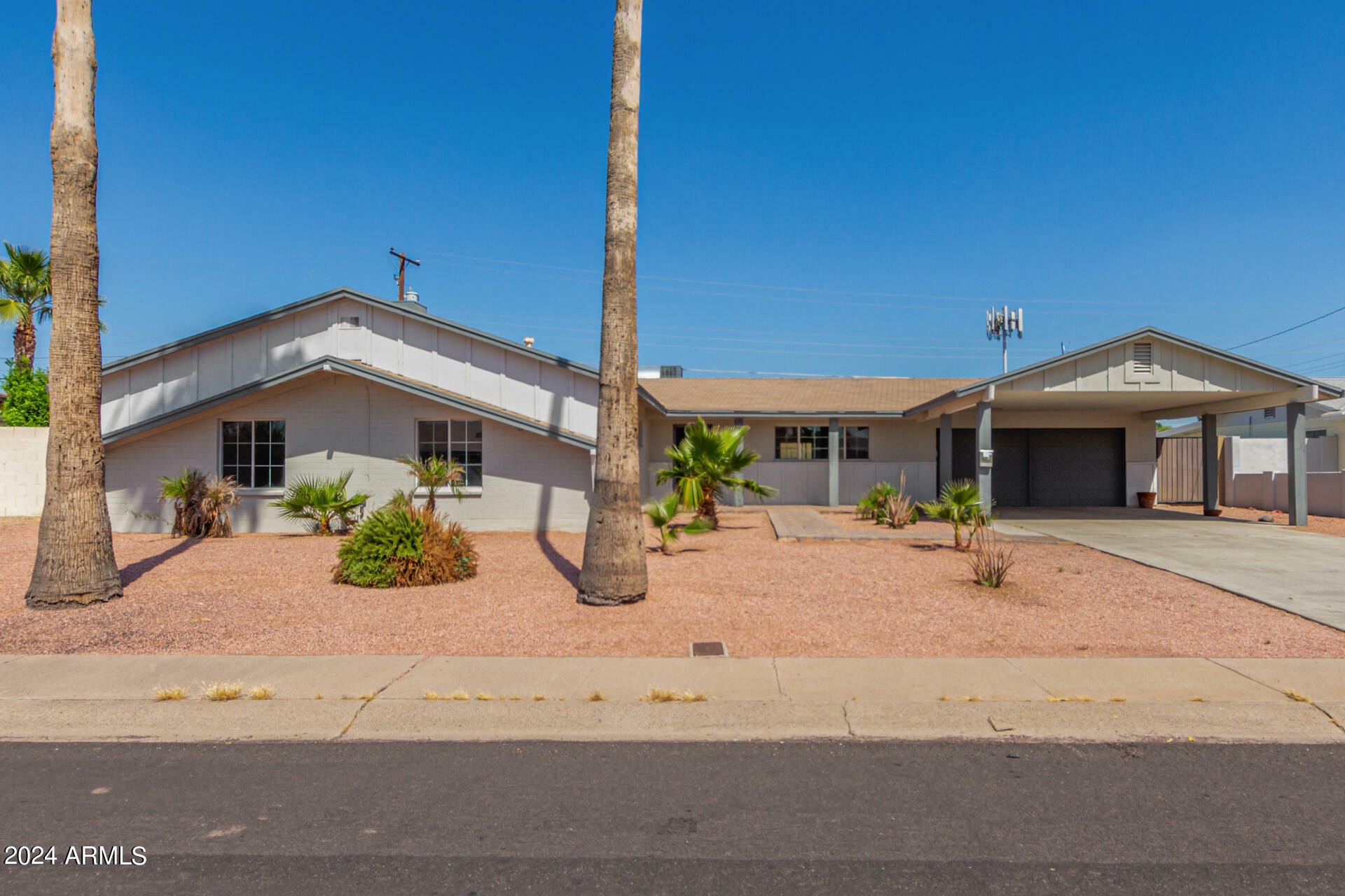 Property Photo:  5017 N 64th Avenue  AZ 85301 