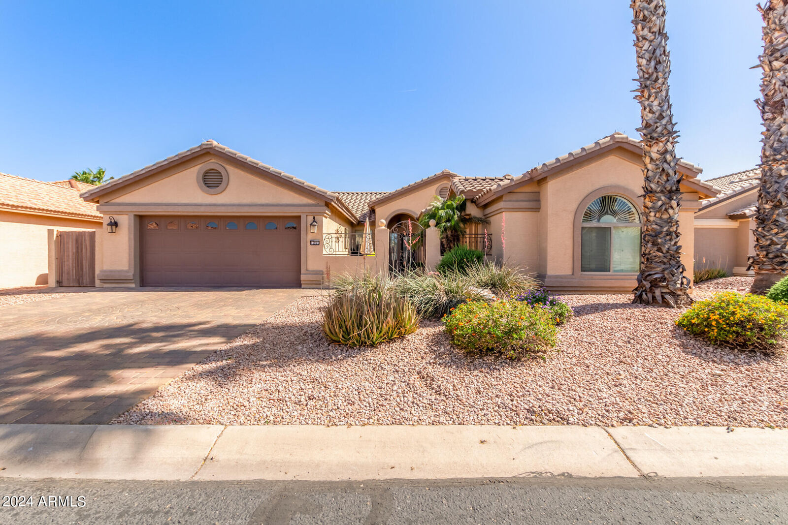Property Photo: 16051 W Edgemont Avenue AZ 85395