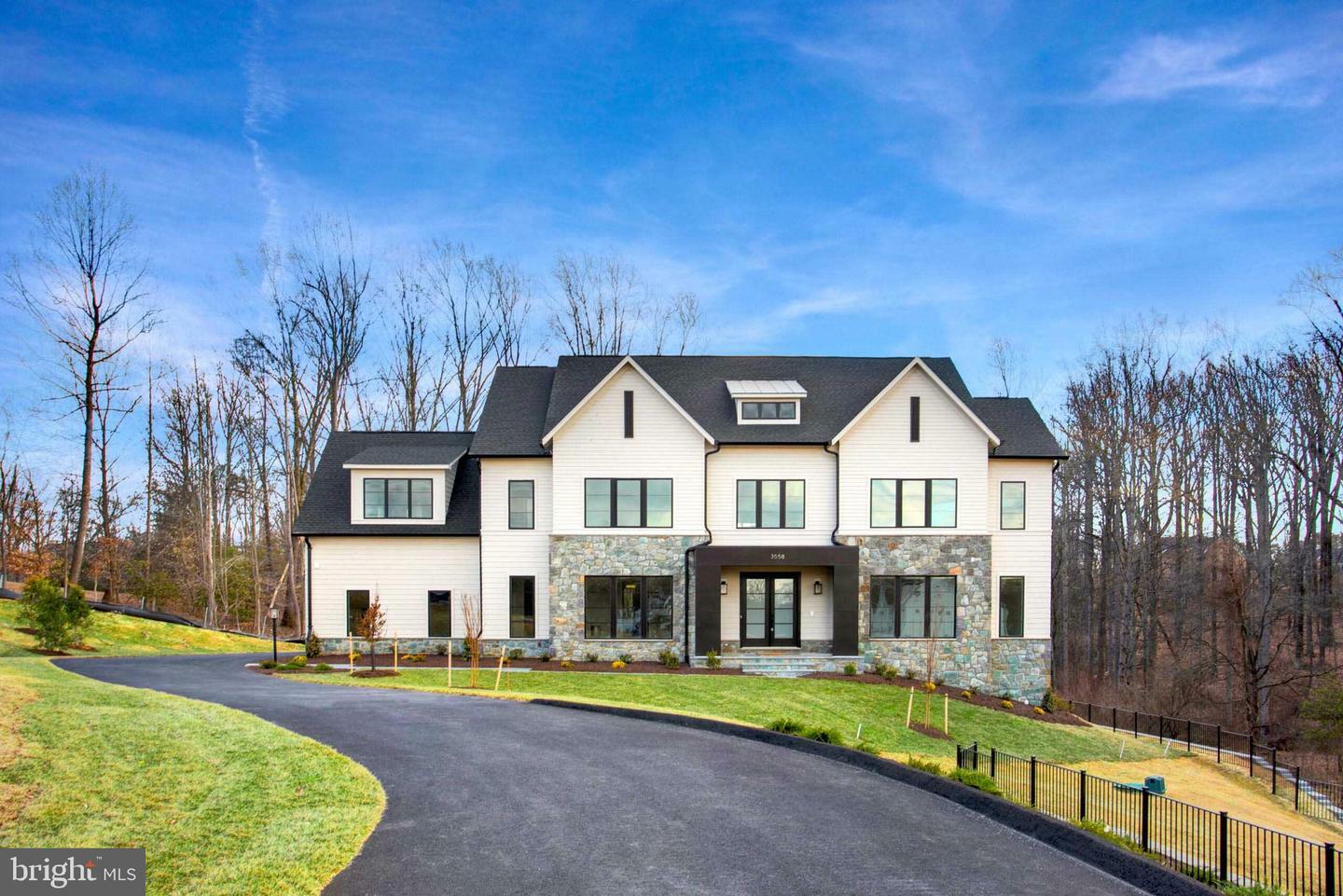 Property Photo: 3558 Orchid Pond Way VA 22124