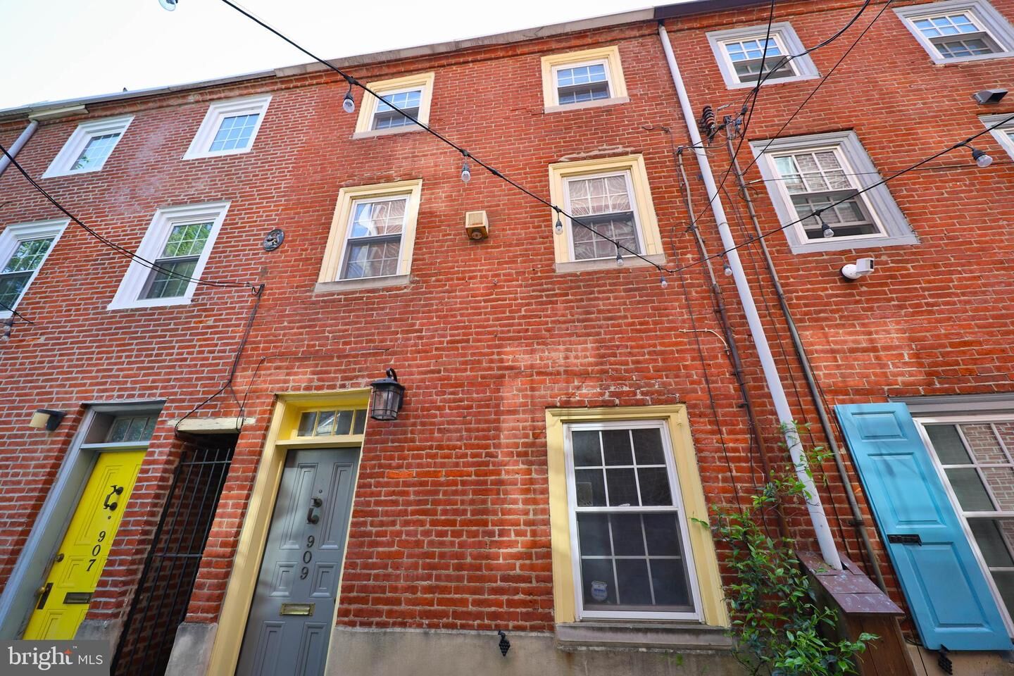 Property Photo:  909 S Bodine Street  PA 19147 