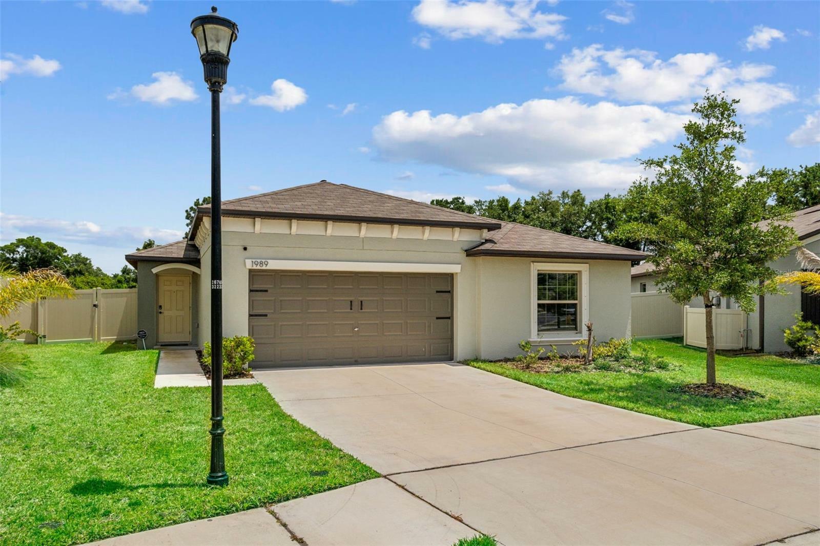 Property Photo:  1989 Fan Aloe Way  FL 33570 